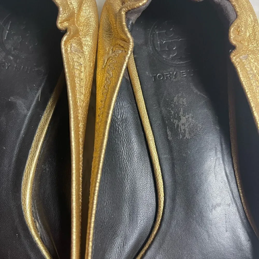Tory Burch leather Gold slip on  flats round toe gold tone logo accent SZ9M